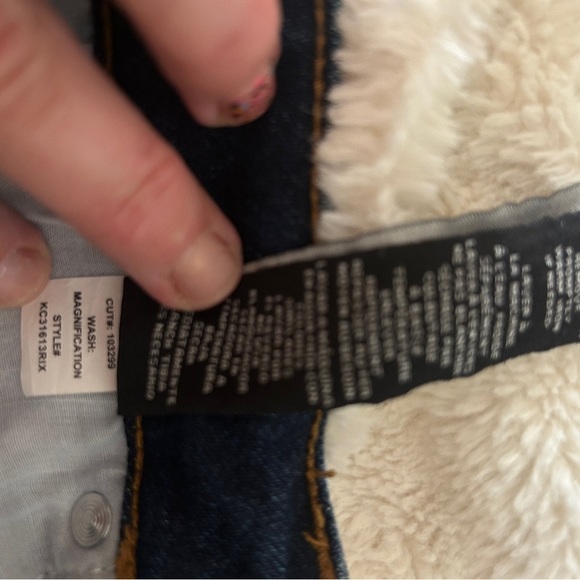 EUC Like new Kendall & Kylie Dark Blue “Drifter” Jean Shorts size 9 juniors/29” - Picture 8 of 10